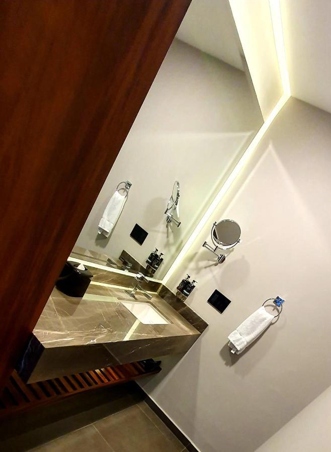 Viaggio Resort Mazatlan Exterior photo Bathroom